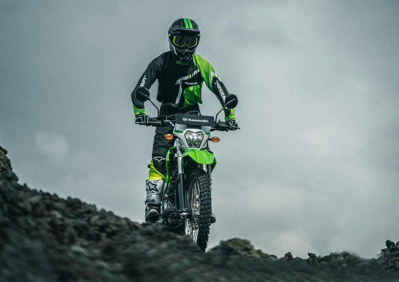 Slim, Lightweight Chassis for All-day Bush Exploration