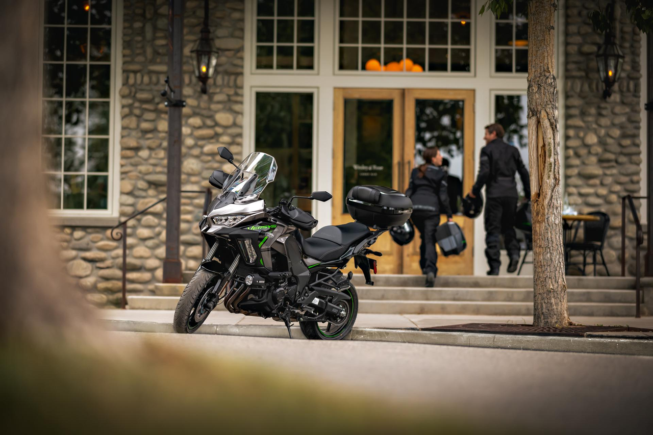 TOURING COMFORT AND PERFORMANCE